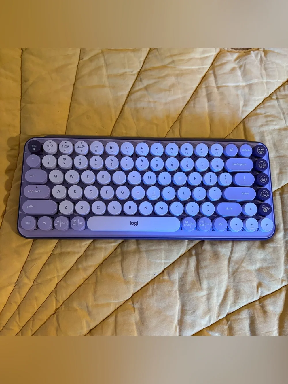 Logitech POP Keys Wireless Keyboard - Lavender Purple